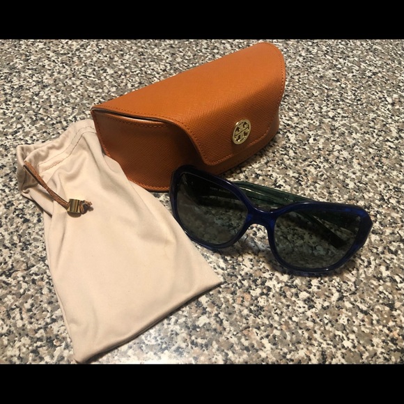 Tory Burch Accessories - Stunning Tory Burch exclusive sunglasses